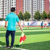 半岛体育APP-媒体人：上海高中里男生喜欢足球的不少，踢球和学习可互相促进